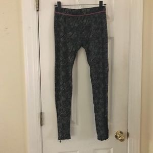 Betsey Johnson Printed Leggings size M/L